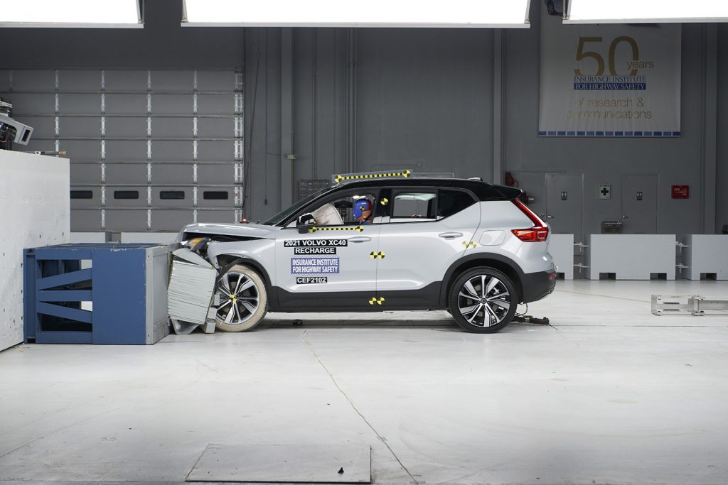 insurance car crash test Volvo zc40