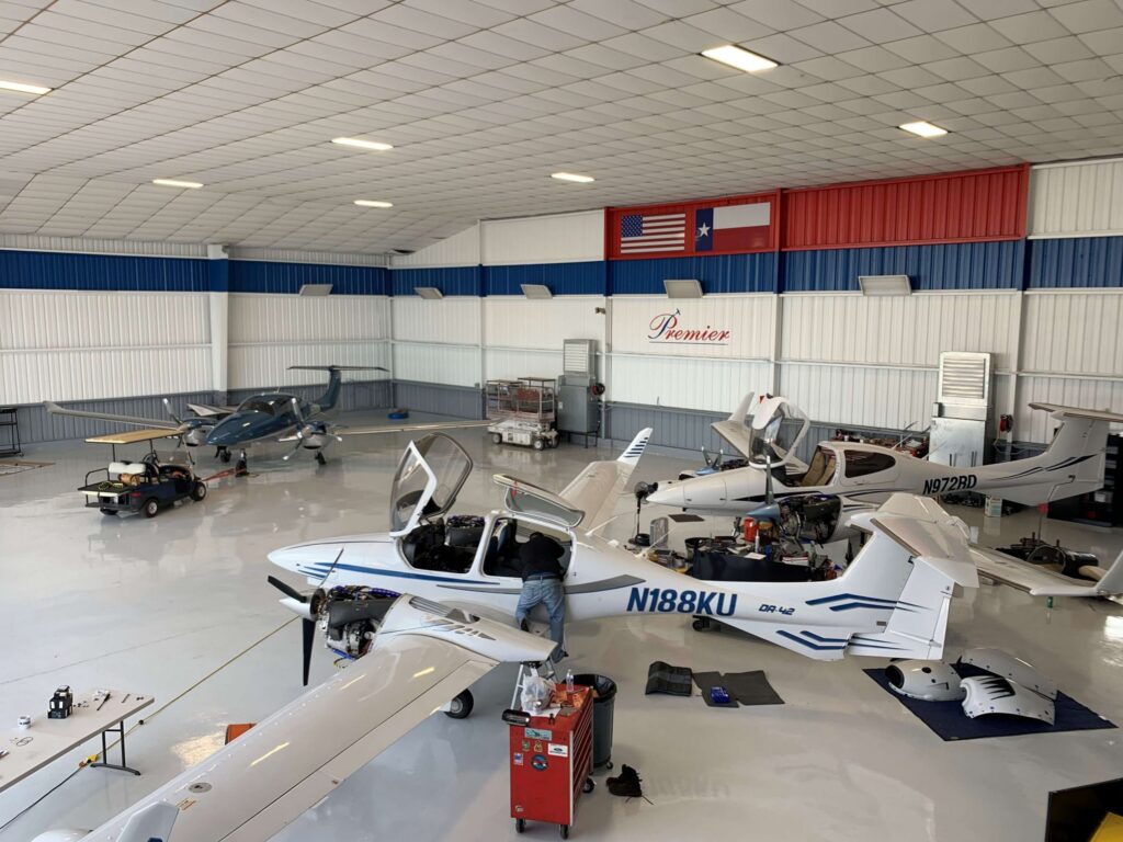 Aircraft Dealers Online, aircraft in hanger for sale