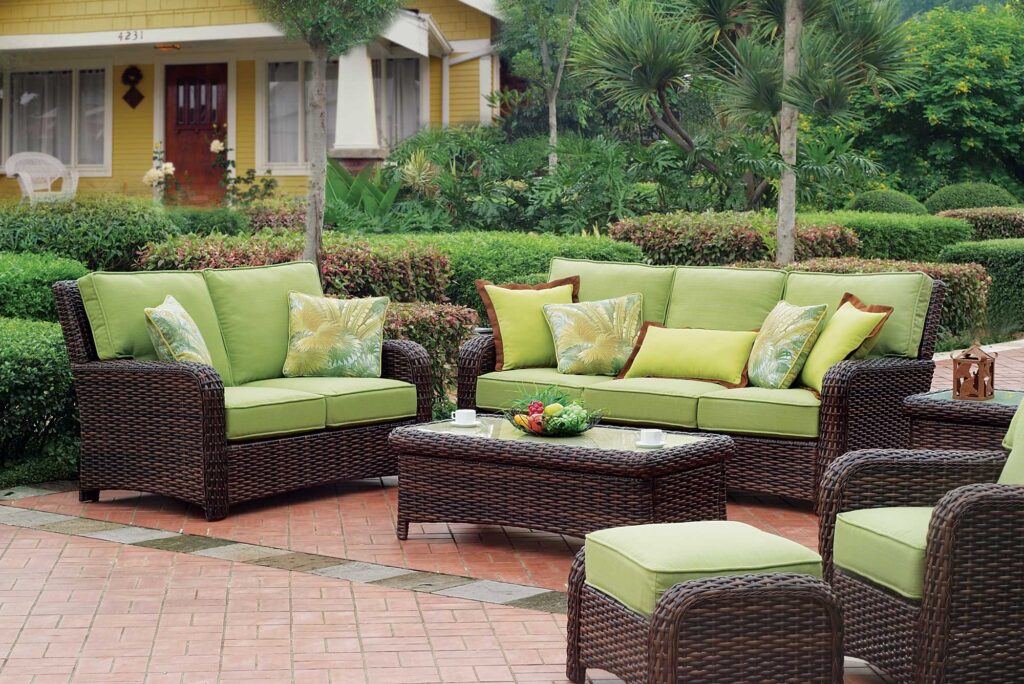 PATIO OUTLETS, 7 PIECE PATIO SET IN HOME PATIO